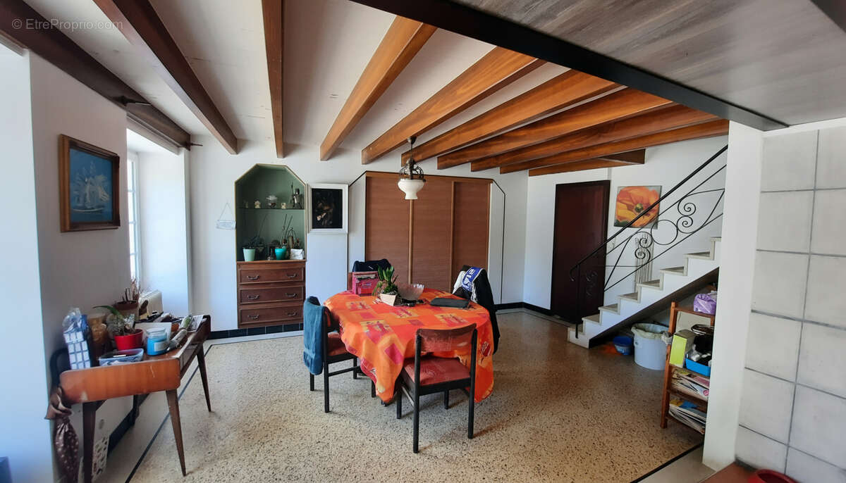 Maison de bourg  169m2, 1 760 m² de jardin)+ Local indépendant - photo 5