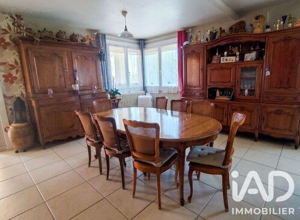 Maison 110 m² à Sainte-Eanne  - photo 5