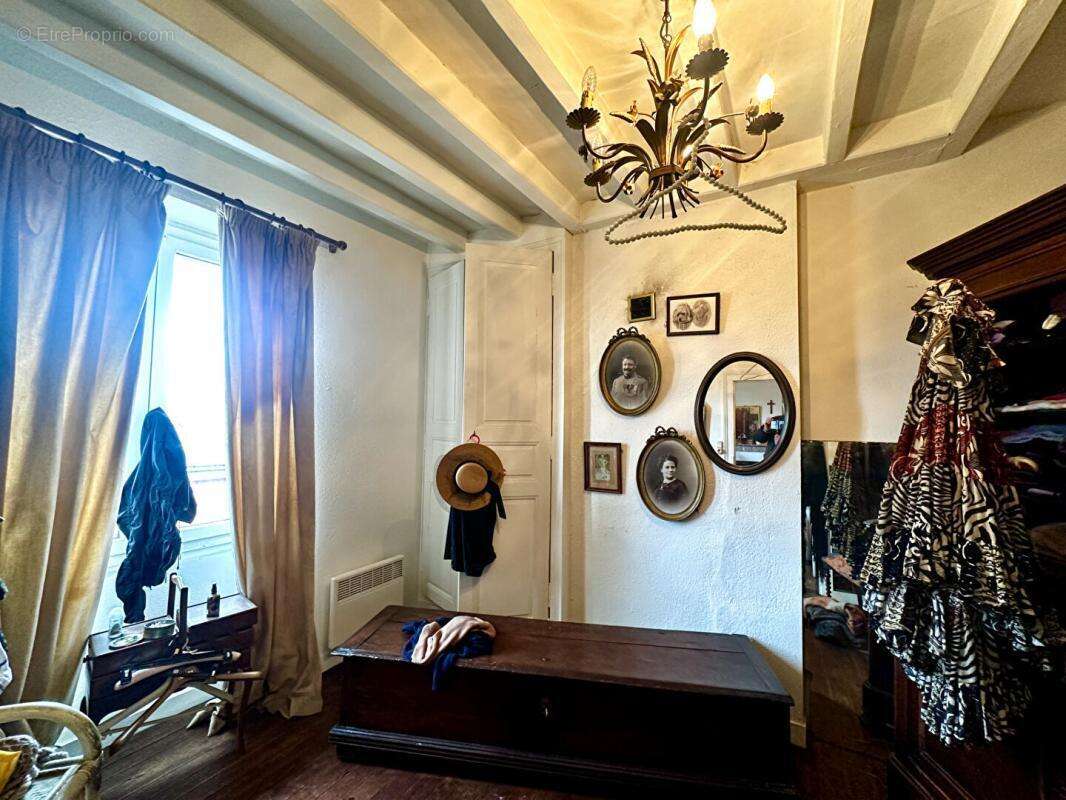 Maison à MONTIGNE-LES-RAIRIES