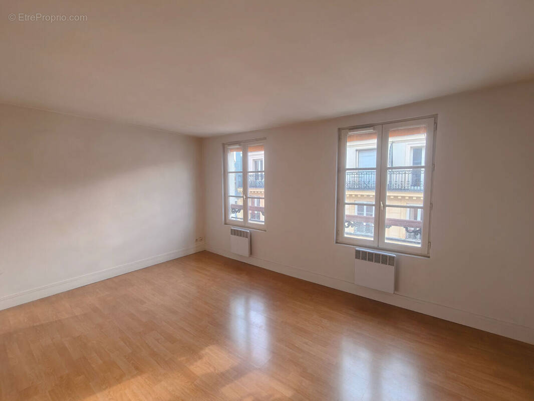 Appartement à PARIS-11E