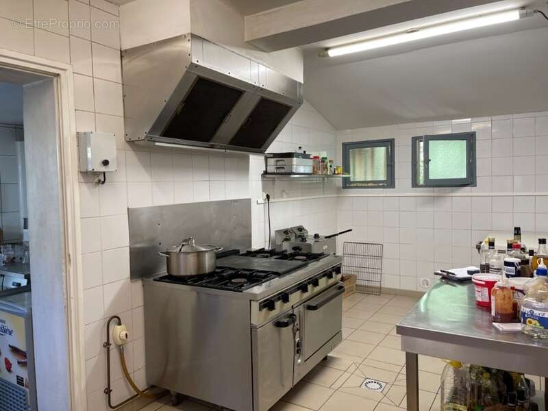 Commerce à MONLEZUN-D&#039;ARMAGNAC