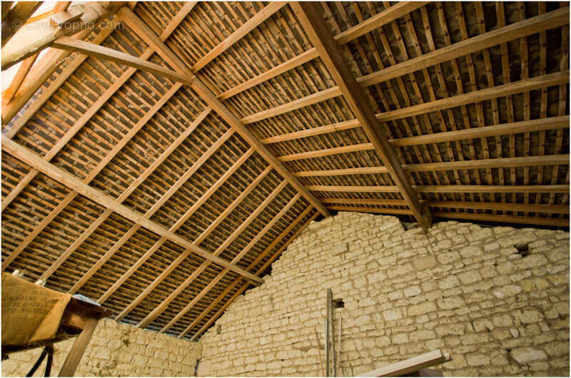 Maison à VENDEUVRE-DU-POITOU