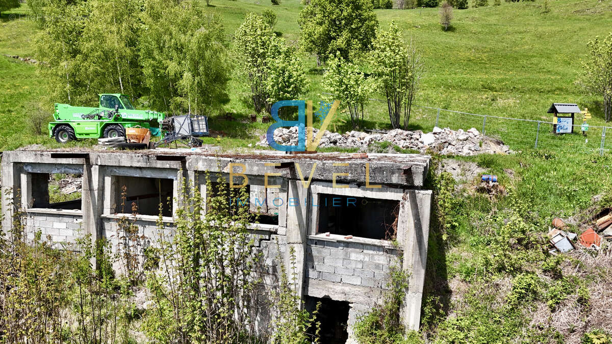 Terrain à JARRIER