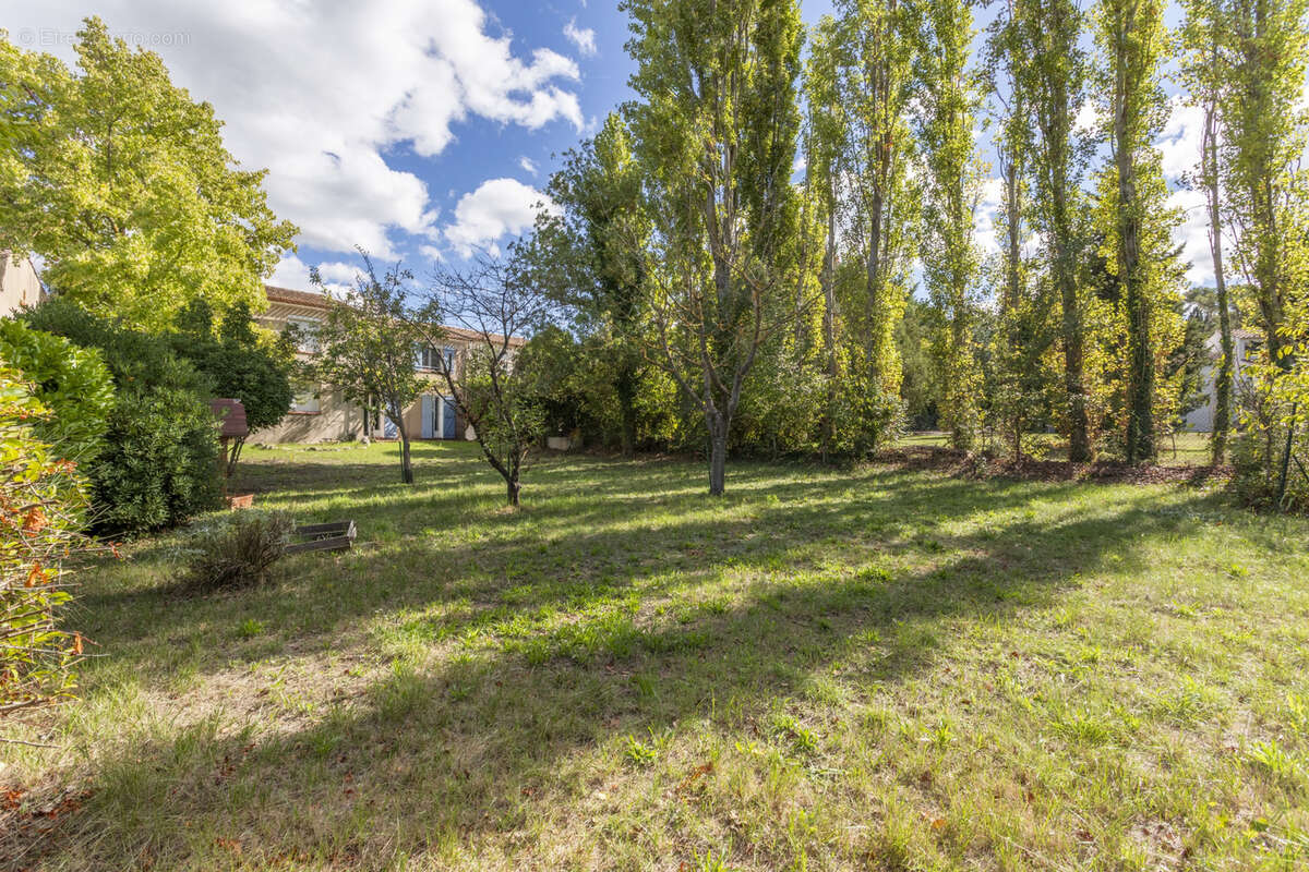 Maison à SIMIANE-COLLONGUE