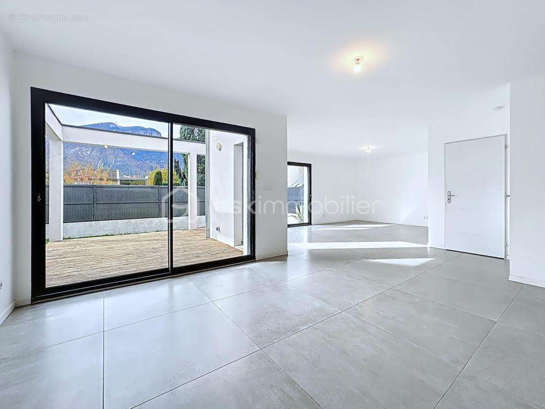 Maison à FONTANIL-CORNILLON