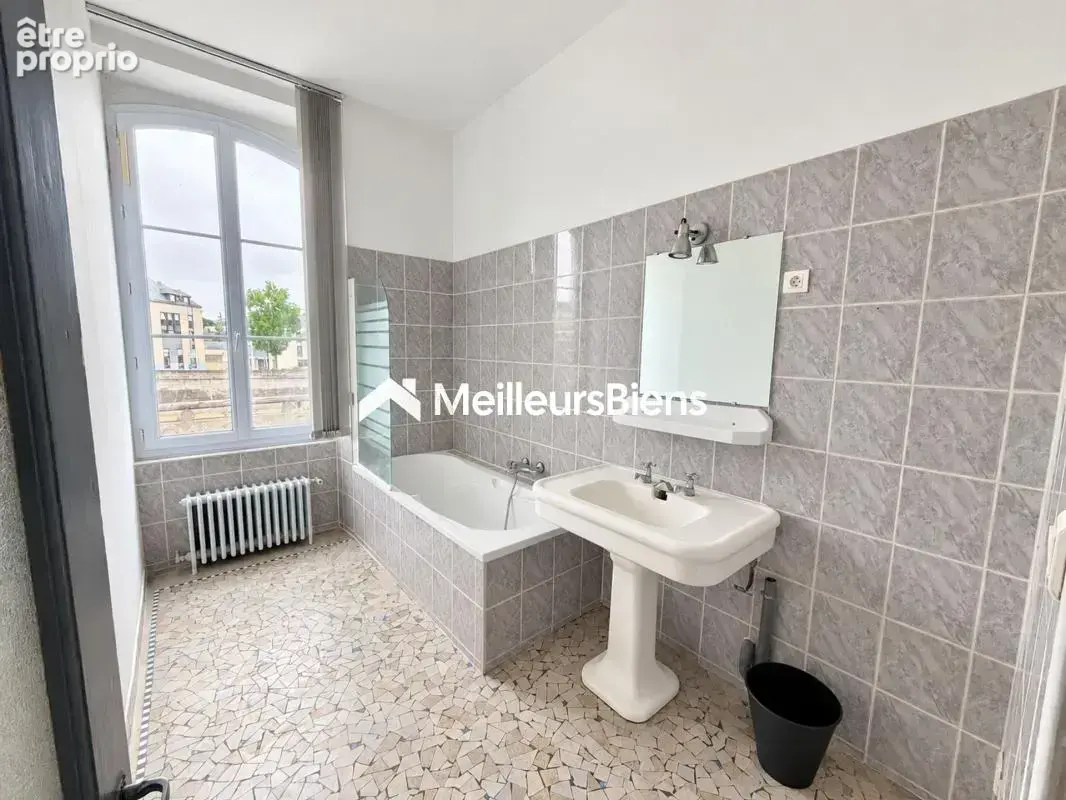 LAVAL - Vue sur La Mayenne - Appartement 2 chambres avec cave - photo 6