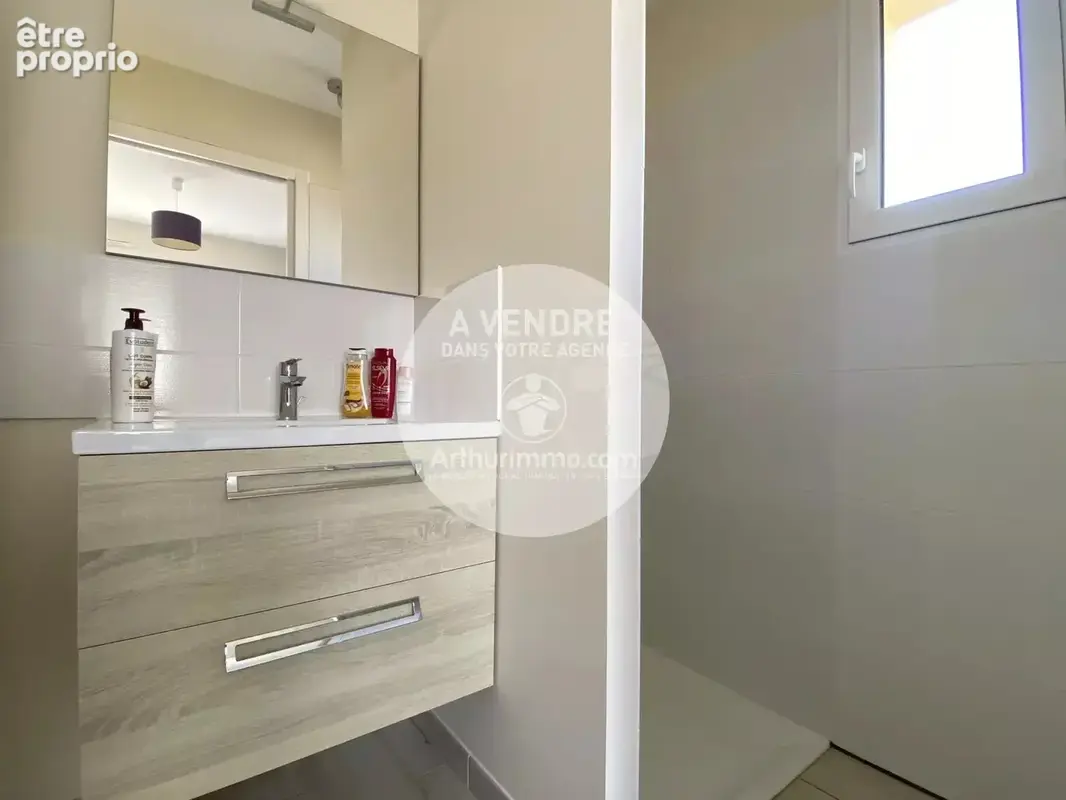 Maison plain-pied, 2016, 3 chambres et un bureau, état irréprochable - photo 12
