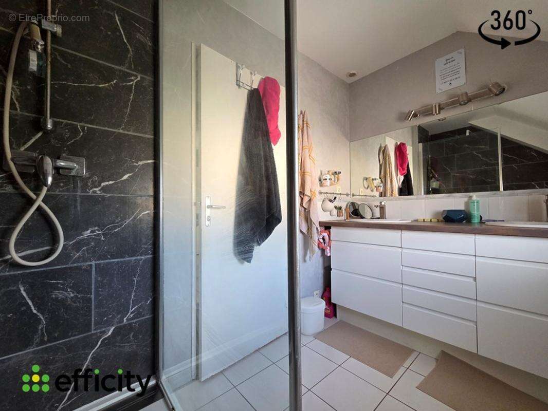 Maison 115 m² à La Chapelle-Des-Fougeretz  - photo 13