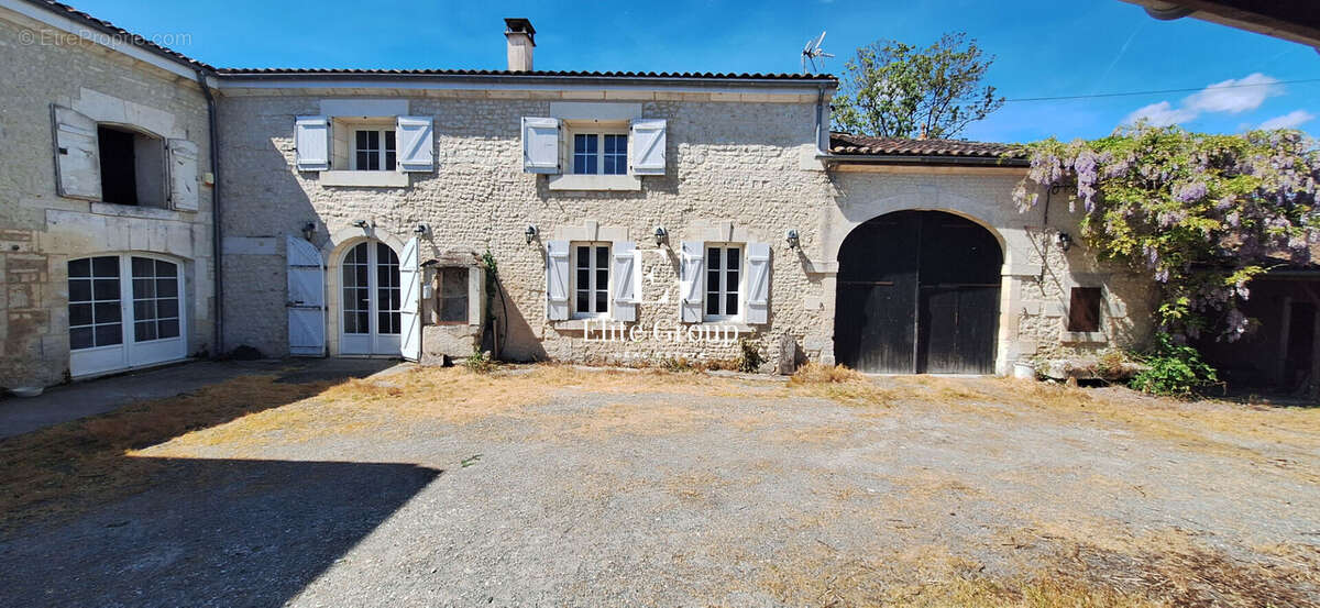 Maison à CRITEUIL-LA-MAGDELEINE