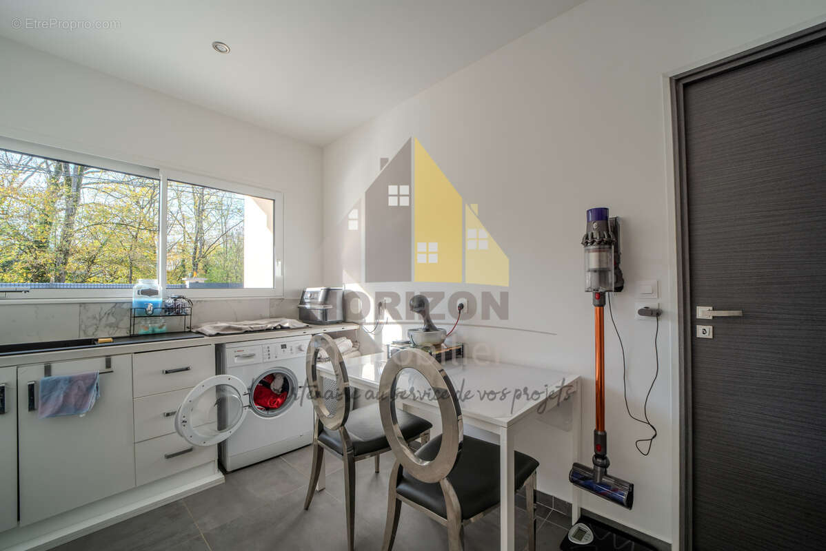 Maison à RUFFEY-SUR-SEILLE