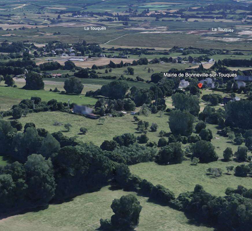 Terrain à TOURGEVILLE