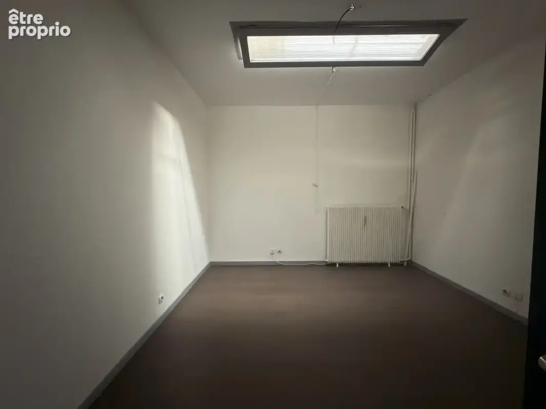 Bureau 62 m2 face à la gare avec parking et potentiel d'agrandissement - photo 5