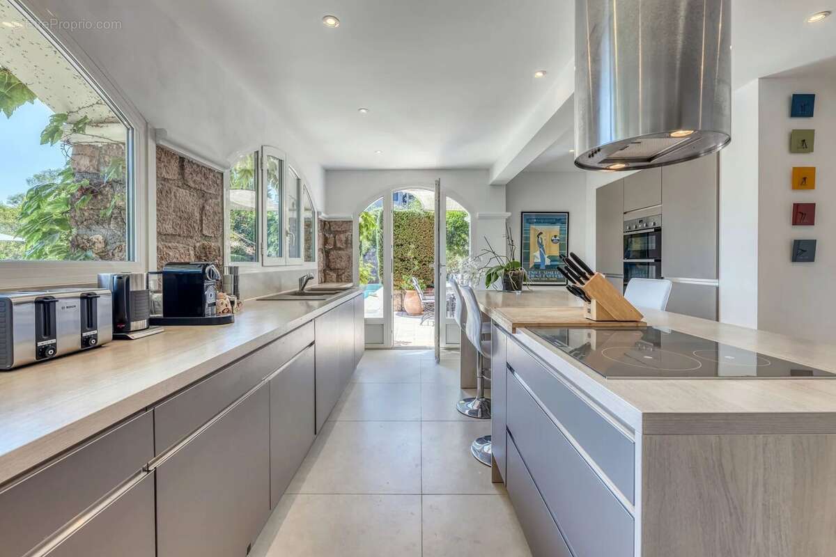 Maison à THEOULE-SUR-MER