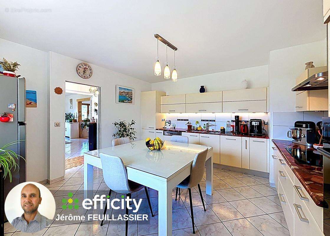 Appartement à CLUSES