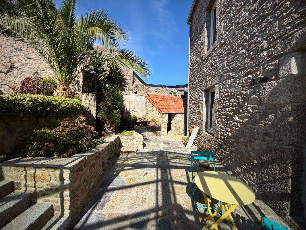 Maison à SAINT-RENAN