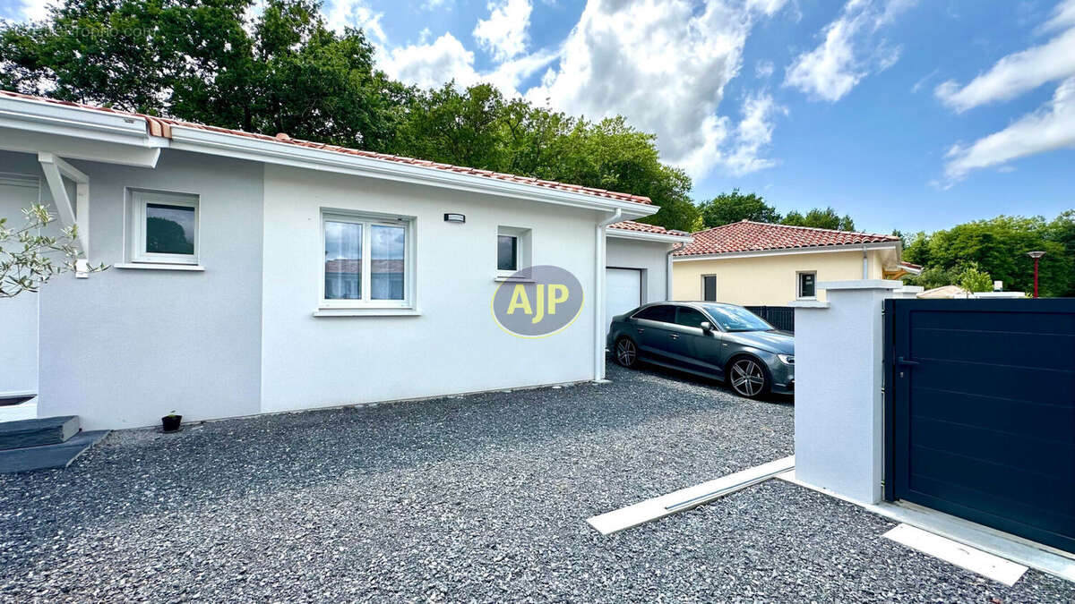 Maison à SAINT-MARTIN-DE-HINX