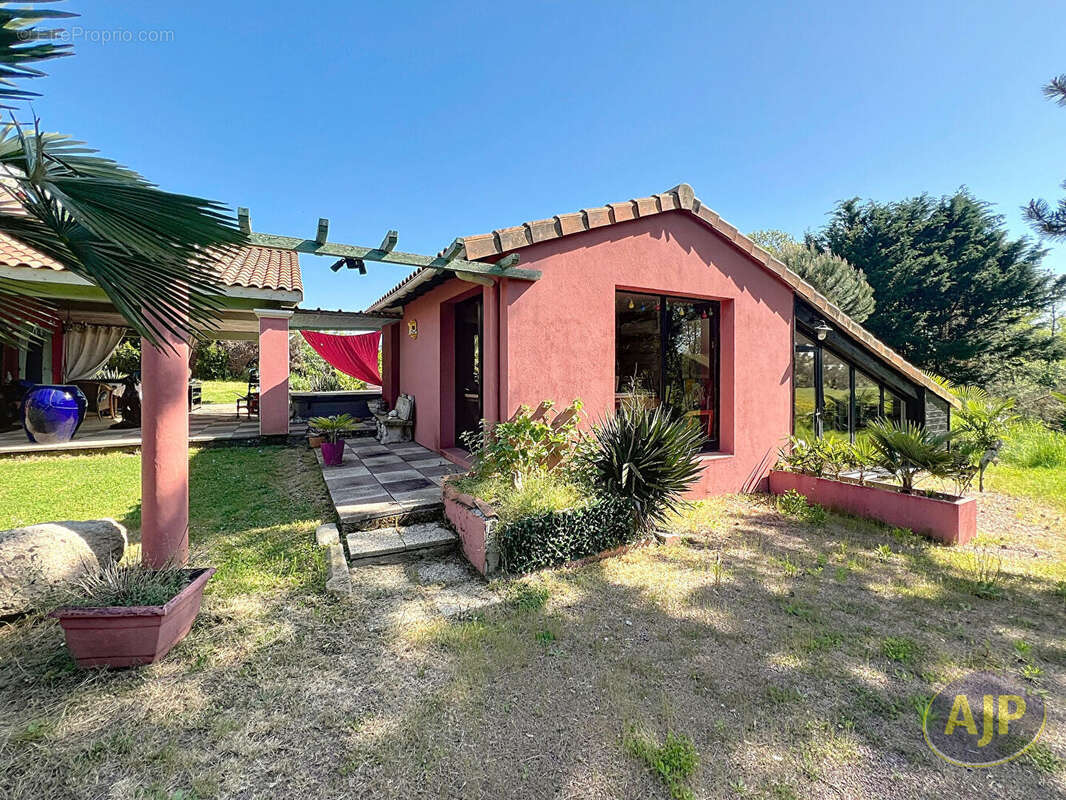 Maison à LE MAY-SUR-EVRE