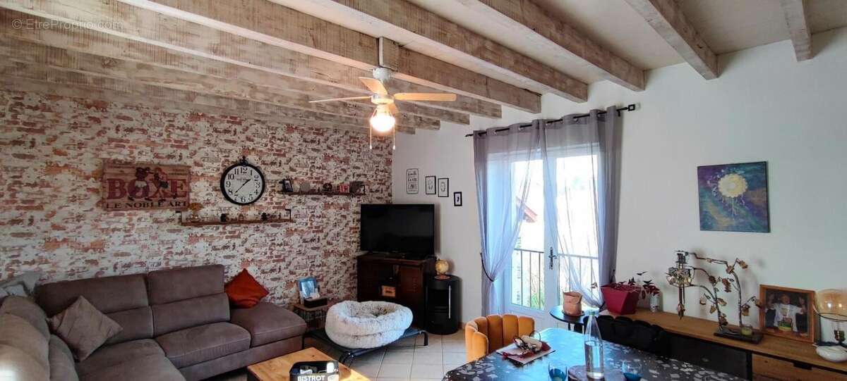 Maison à DECAZEVILLE