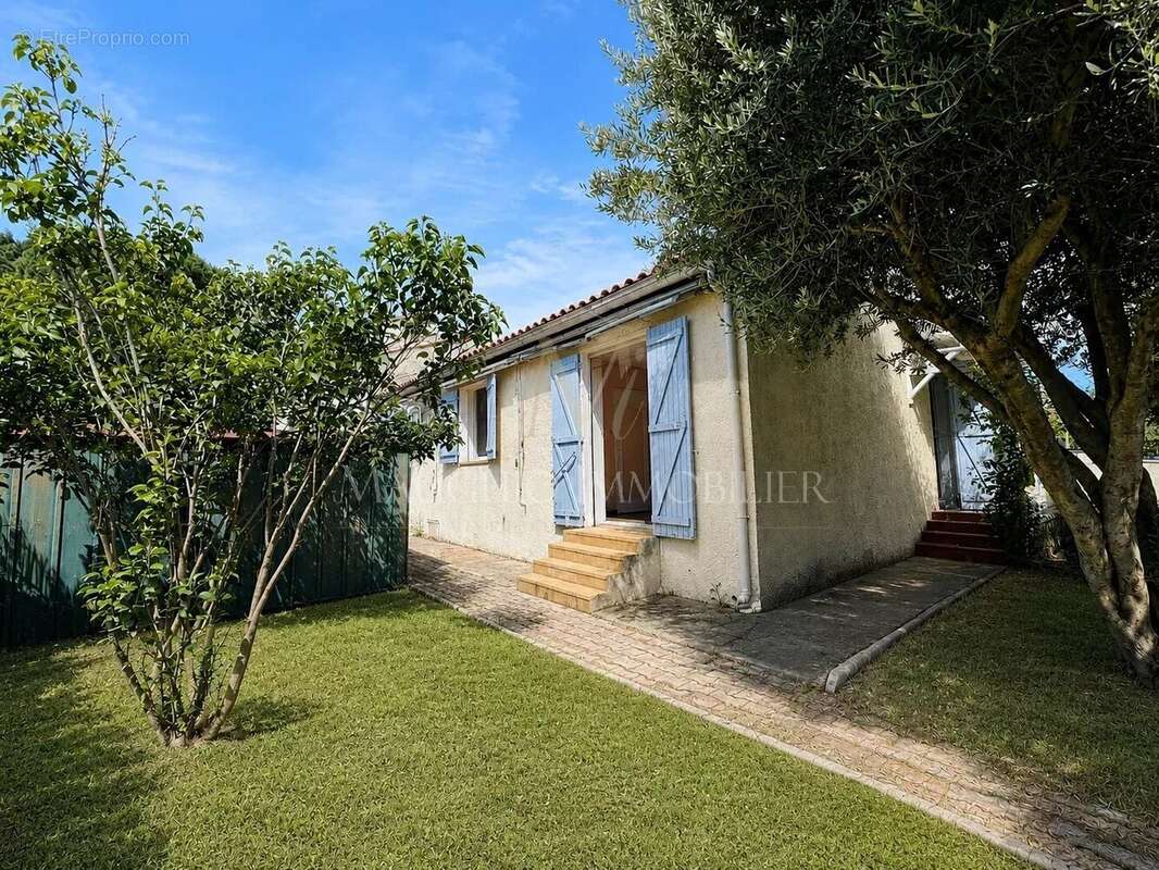 Maison à MAUGUIO