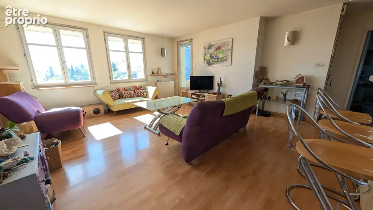 Chateauvert - Appartement F4 avec terrasse et garage - photo 6