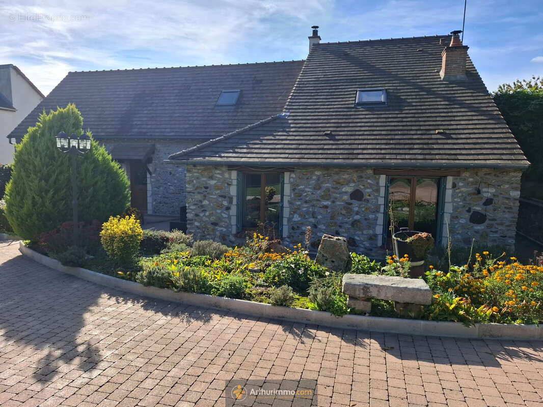 Maison à COULOMMIERS