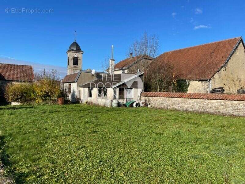 Maison à THOL-LES-MILLIERES