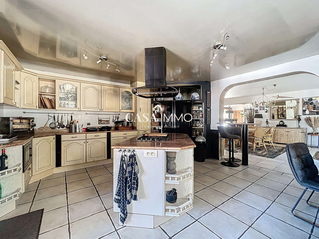 Maison 455 m² à Hyeres  - photo 7