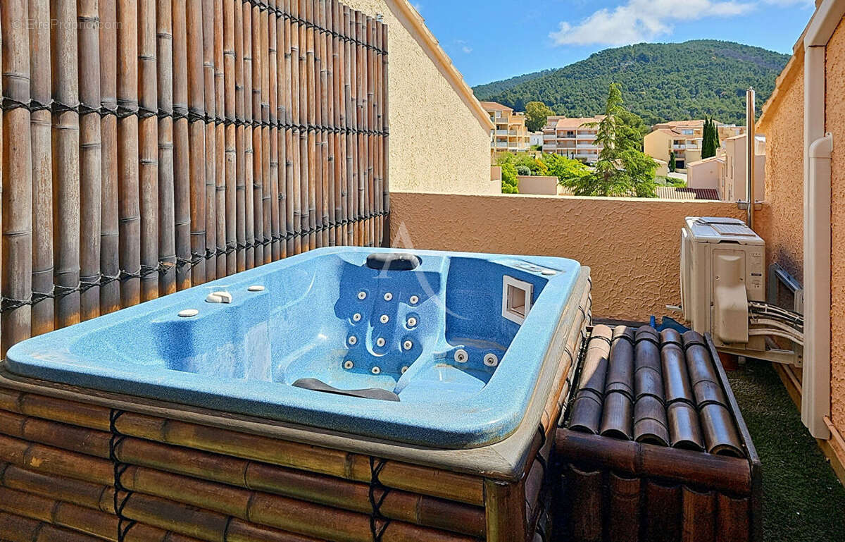 CARQUEIRANNE, T4 duplex dernier étage de 131.73 m² en surface utile - photo 9
