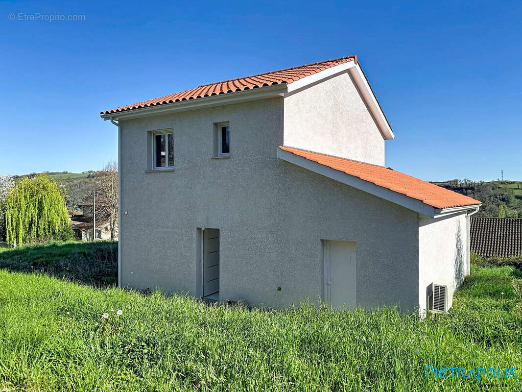 Maison à REGNY