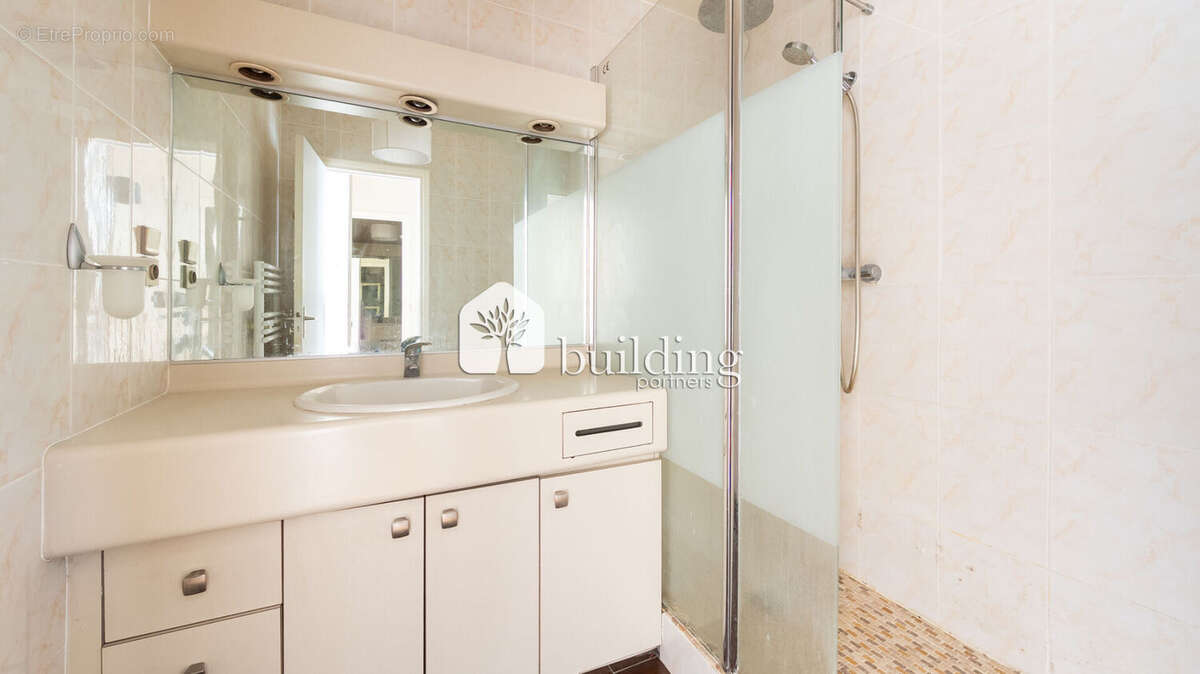 Neuilly Île de la Jatte - Appartement 3 pièces 53 m² avec 8 m² de balcon - photo 8