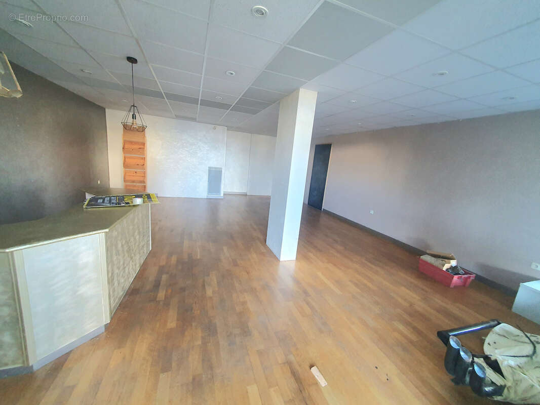 Commerce à LAGUIOLE