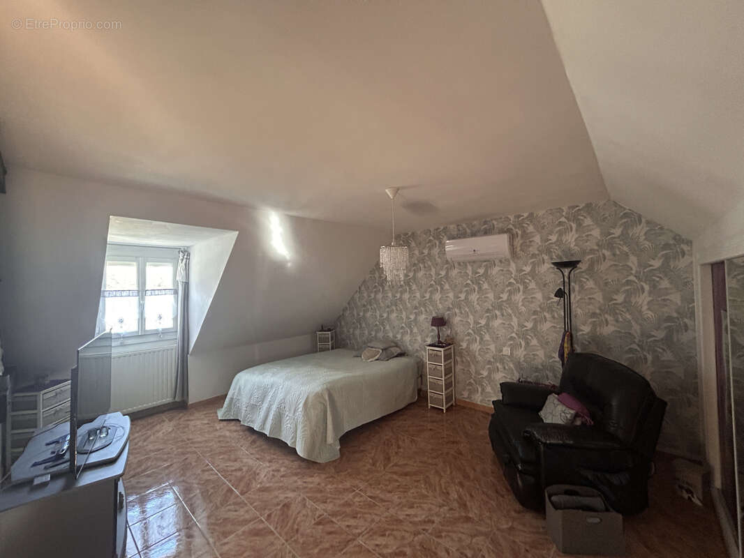 Maison à Ussel en CORREZE - photo 9