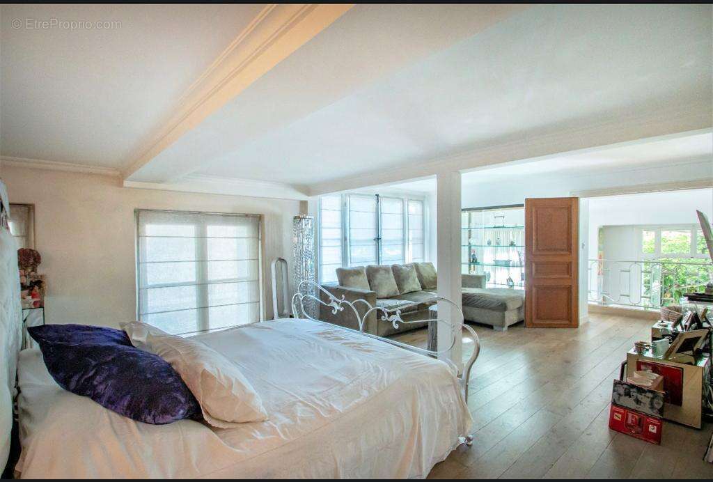 Appartement à NEUILLY-SUR-SEINE