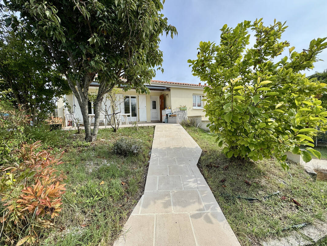 Maison à VAUX-SUR-MER