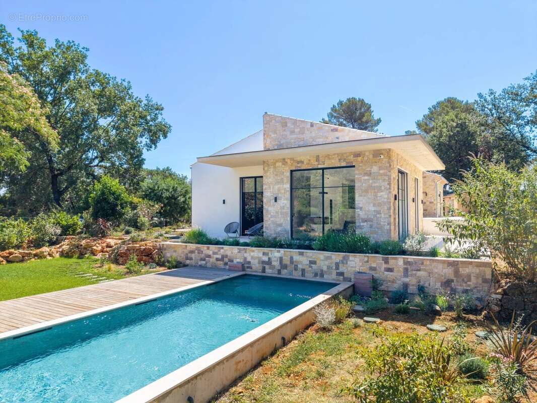 Maison à ROQUEFORT-LES-PINS