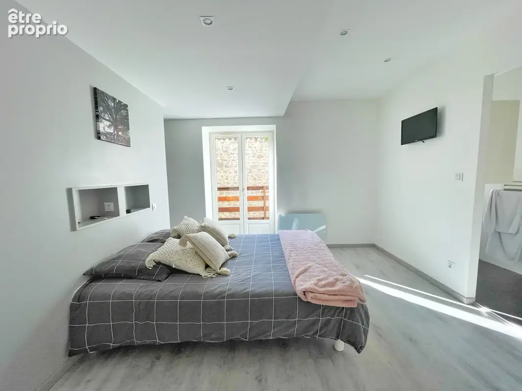 Maison de village rénovée avec 4 chambres et terrasse au cœur de Taluyers - photo 8