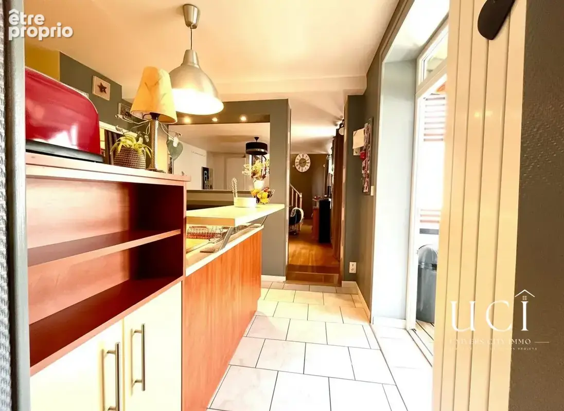 Maison 149 m² à Avrille  - photo 2