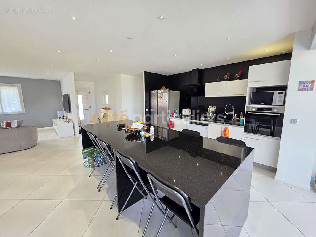 Maison à EGRISELLES-LE-BOCAGE