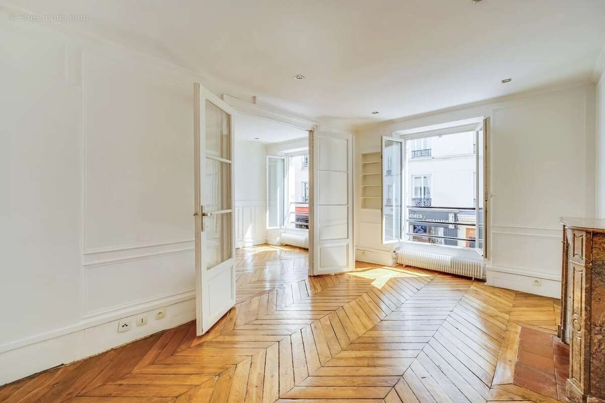 Appartement à PARIS-7E