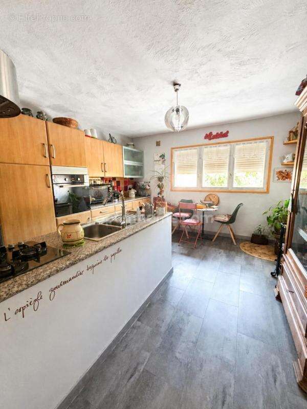  Maison de caractère 184 m² – 4/5 chambres – Jardin – Saint-Cybard à Angoulême  - photo 3