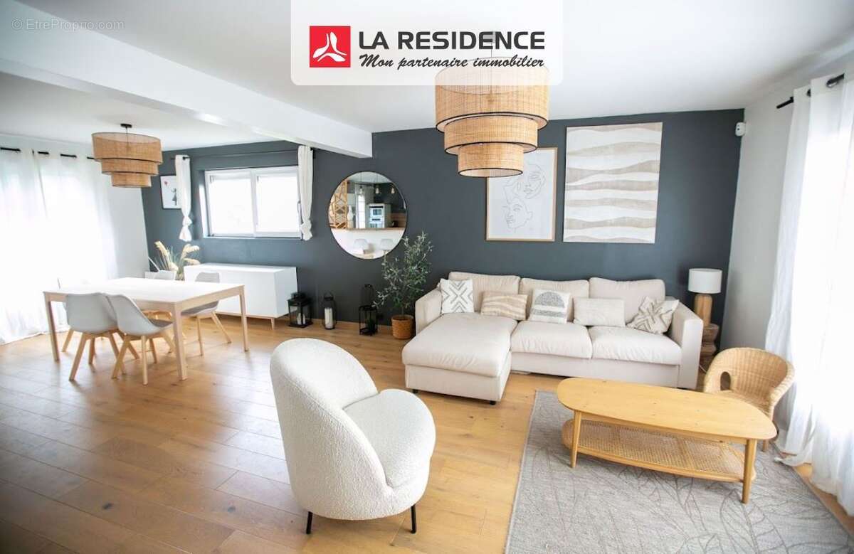 Maison à LES CLAYES-SOUS-BOIS