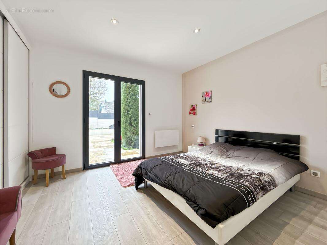 Maison à CHATEAU-L&#039;EVEQUE