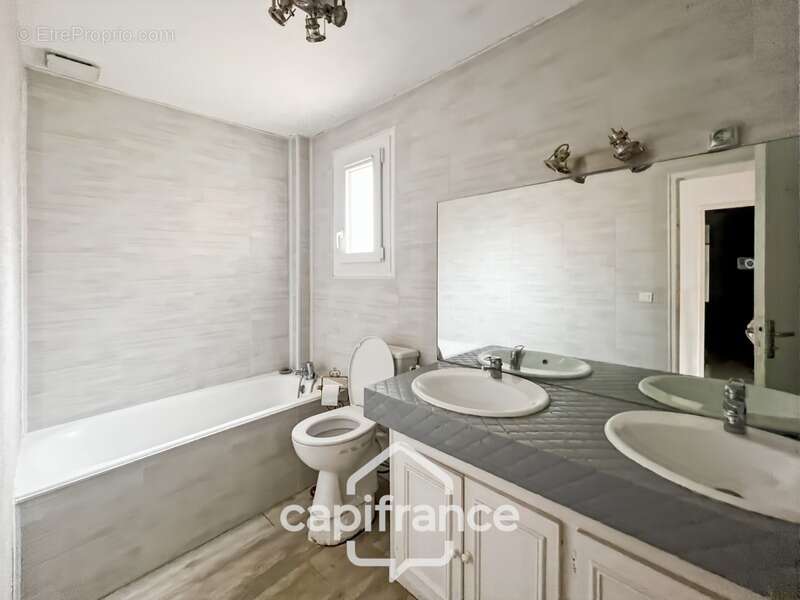 Maison à CARQUEIRANNE