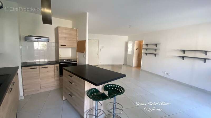 Appartement à NEUVILLE-SUR-SAONE