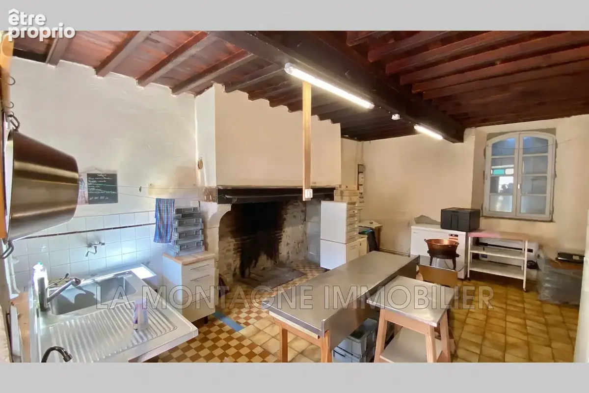 Maison 170 m² à Les Angles  - photo 4