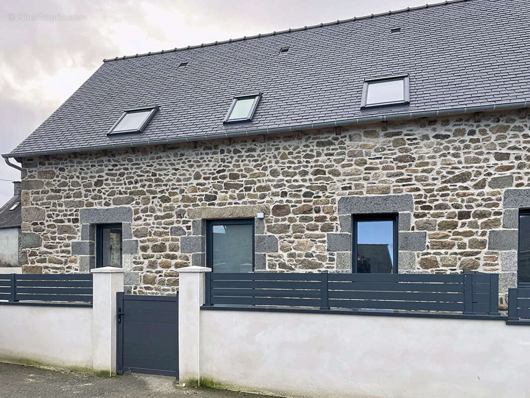 Maison à SAINT-JULIEN