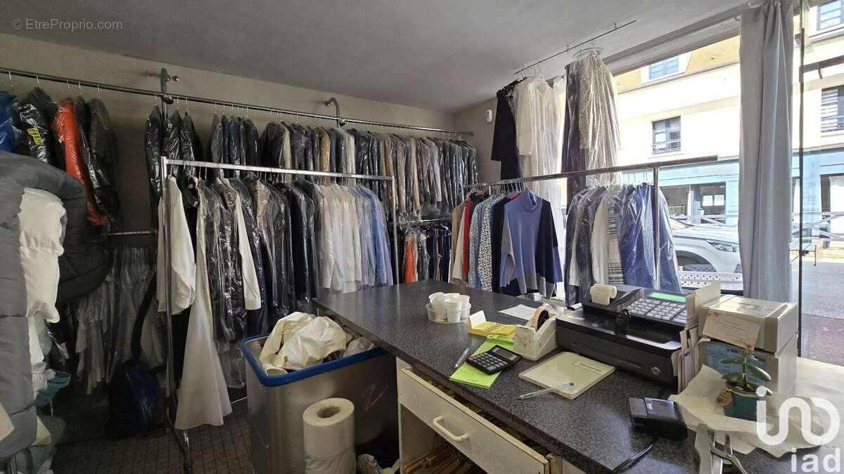 Photo 3 - Commerce à ANET