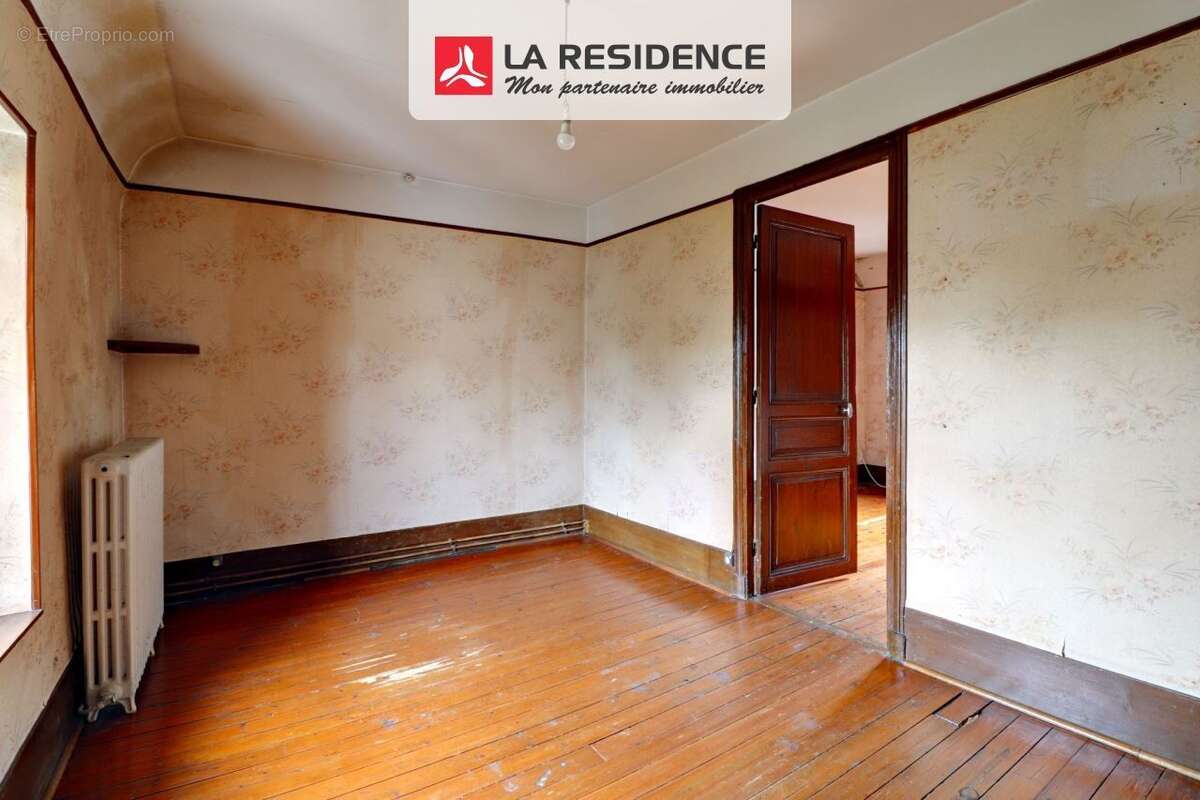 Maison à MAURECOURT