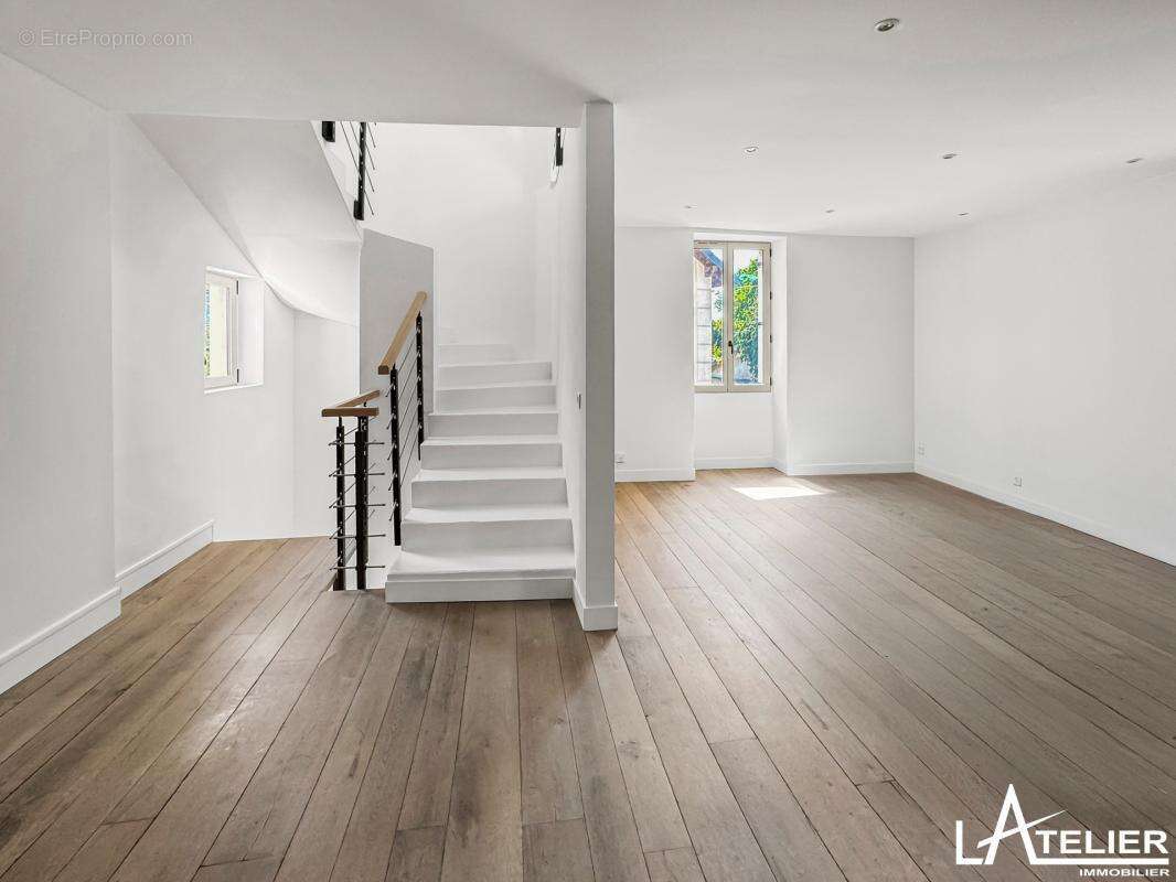 Appartement à MAREIL-MARLY