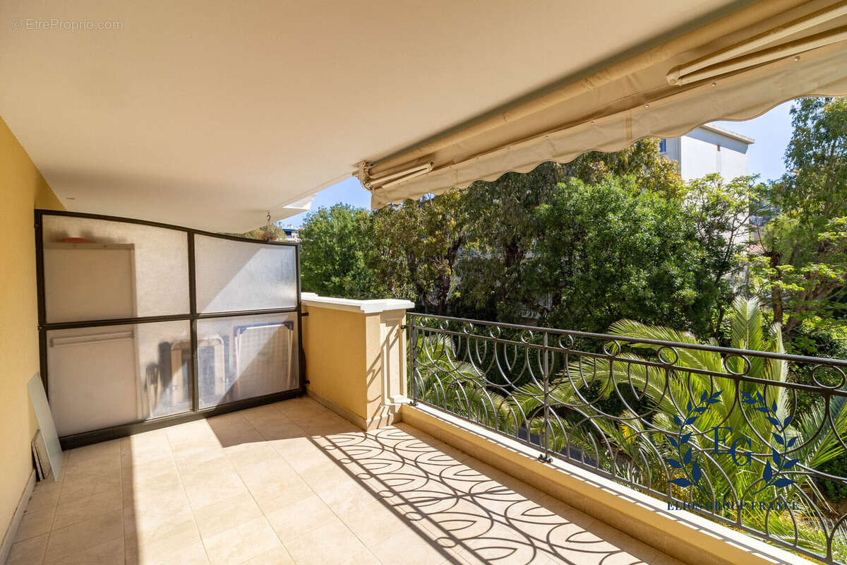Appartement à HYERES
